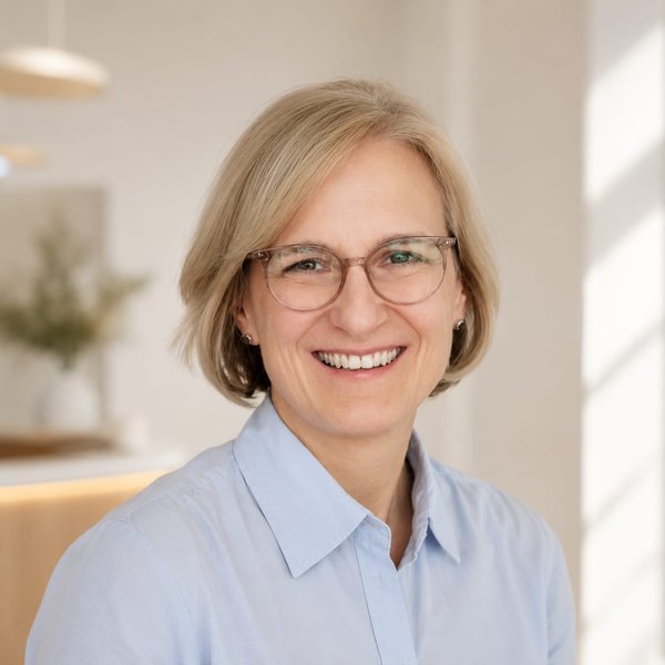Dr. Aniela Becker